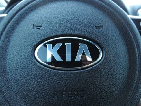 Used 2022 Kia Sportage Nightfall Edition image 28