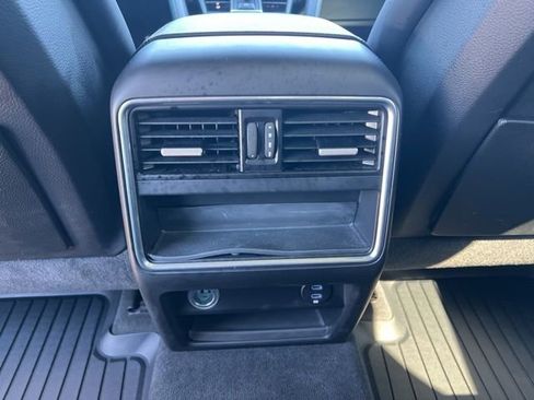 Used 2021 Porsche Cayenne Base image 9