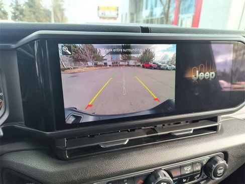 Used 2024 Jeep Gladiator Sport image 17