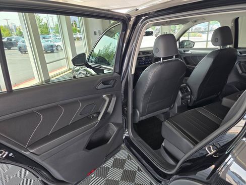 Used 2024 Volkswagen Tiguan SE w/ MDO Package, Two-Row AWD/4WD image 36