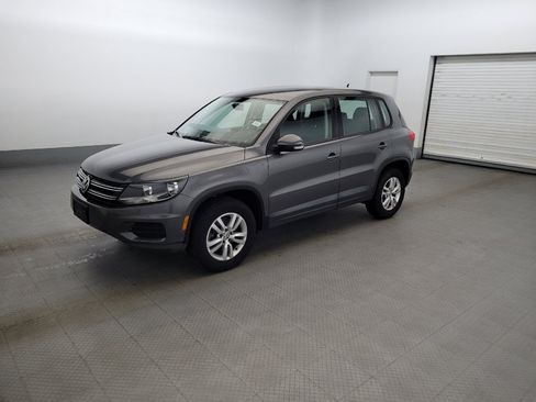Used 2014 Volkswagen Tiguan S FWD image 2