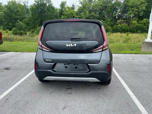 Used 2023 Kia Soul S FWD image 13
