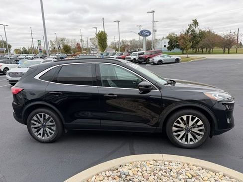 Used 2020 Ford Escape Titanium w/ Titanium Premium Package 2.0 image 5