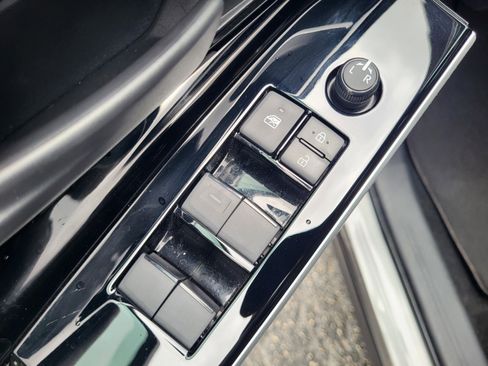 Used 2024 Toyota bZ4X XLE image 18