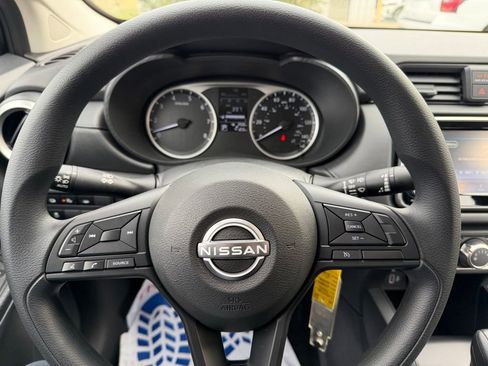 Used 2025 Nissan Versa S w/ Trunk Package image 17