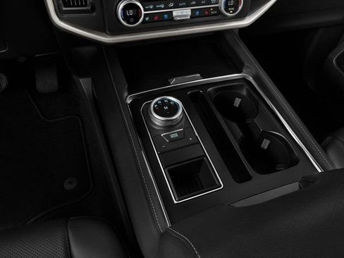 Used 2025 Ford Expedition Active image 9