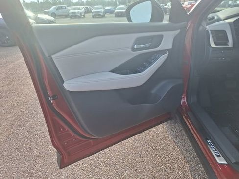 New 2026 Nissan Rogue SV FWD image 10