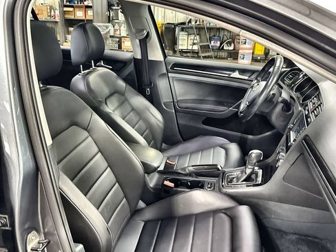 Used 2017 Volkswagen Golf SEL FWD image 31