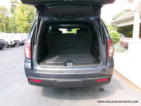 Used 2021 Chevrolet Suburban RST w/ Luxury Package AWD/4WD image 30