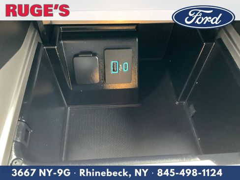 Used 2020 Ford Explorer Platinum w/ Premium Technology Package image 26