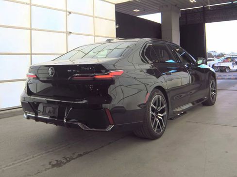 Used 2025 BMW 740i xDrive image 5
