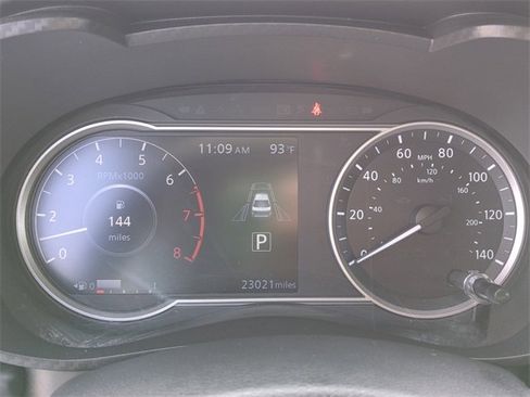 Used 2023 Nissan Versa SR w/ Trunk Package image 24