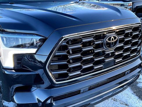 Used 2024 Toyota Sequoia Platinum image 33