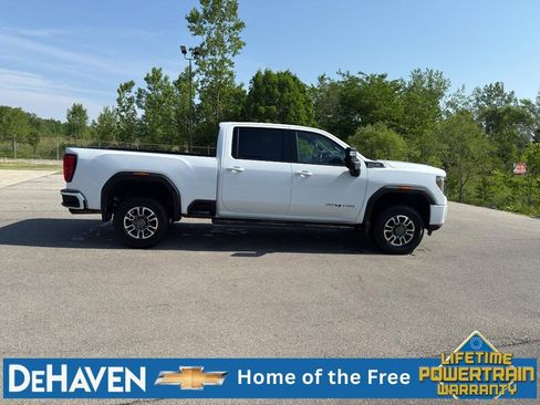 Used 2022 GMC Sierra 2500 AT4 w/ AT4 Preferred Package AWD/4WD image 7