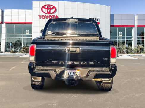 Used 2023 Toyota Tacoma TRD Off-Road image 6