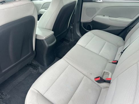 Used 2019 Hyundai Elantra SEL image 12