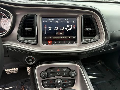 Used 2022 Dodge Challenger SXT w/ Plus Package image 12