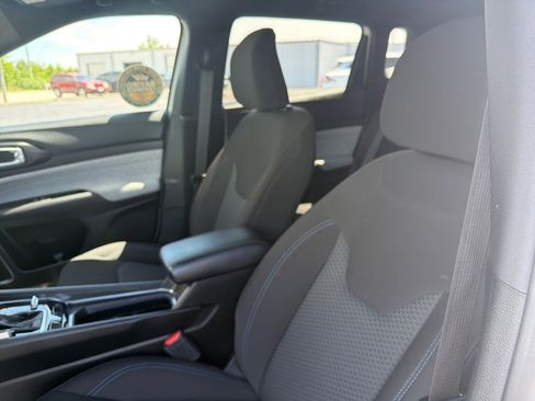 Used 2025 Jeep Compass Sport AWD/4WD image 10