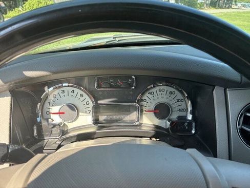 Used 2013 Ford Expedition Limited AWD/4WD image 12