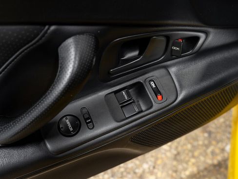 Used 2001 Honda S2000 image 26
