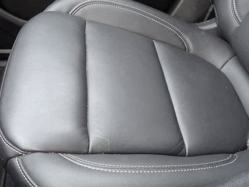 Used 2023 Chevrolet Traverse LT image 15