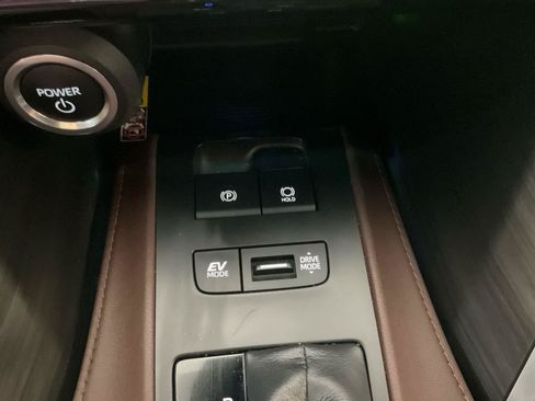 Used 2023 Toyota Venza Limited AWD/4WD image 21
