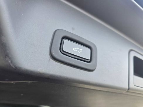 Used 2022 Land Rover Range Rover Evoque R-Dynamic SE image 15