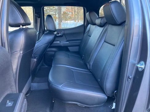 Certified 2021 Toyota Tacoma TRD Off-Road w/ TRD Premium Off Road Package image 16