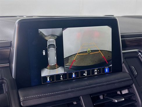 Used 2022 Chevrolet Tahoe Z71 w/ Z71 Off-Road Package image 10