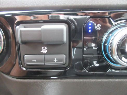 New 2026 GMC Sierra 3500 SLT w/ SLT Premium Package image 21