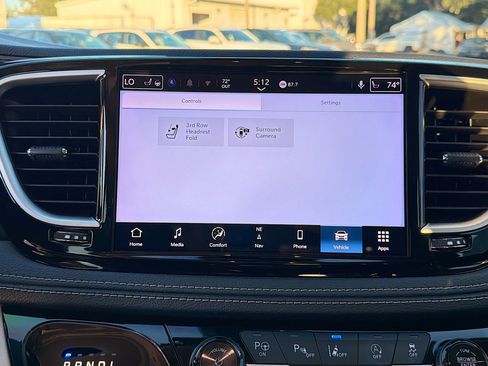 Used 2022 Chrysler Pacifica Limited image 30