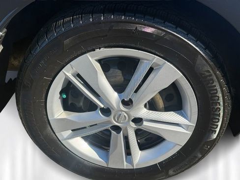 Used 2021 Nissan Kicks S FWD image 11