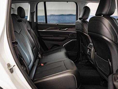 Used 2023 Jeep Grand Cherokee 30th Anniversary image 46