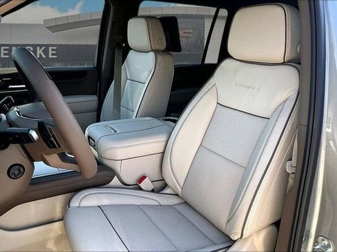 New 2026 GMC Yukon XL Denali w/ Denali Reserve Package image 11