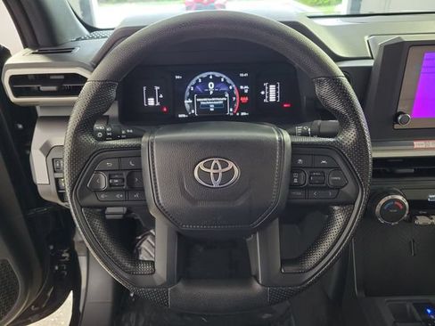 Used 2025 Toyota Tacoma SR5 AWD/4WD image 26