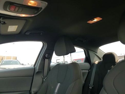 New 2025 Hyundai Elantra SEL image 23