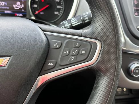 Used 2023 Chevrolet Equinox LS w/ LS Convenience Package FWD image 18
