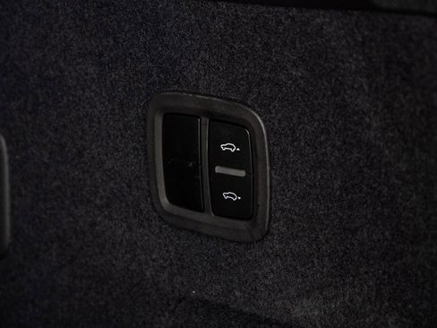 Certified 2024 Porsche Cayenne image 32