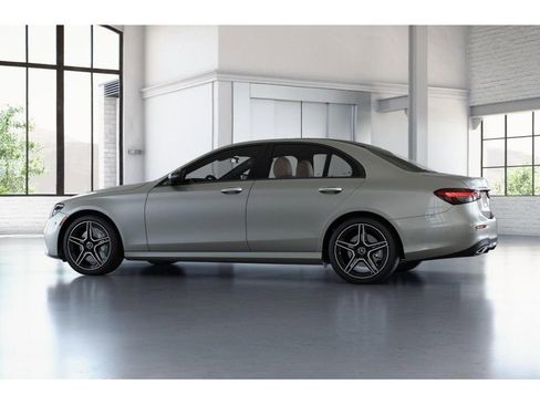 Certified 2022 Mercedes-Benz E 350 4MATIC Sedan image 33