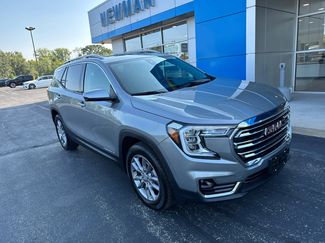 Used 2024 GMC Terrain SLT w/ Infotainment Package II image 1