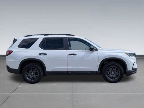 Certified 2023 Honda Pilot TrailSport image 6