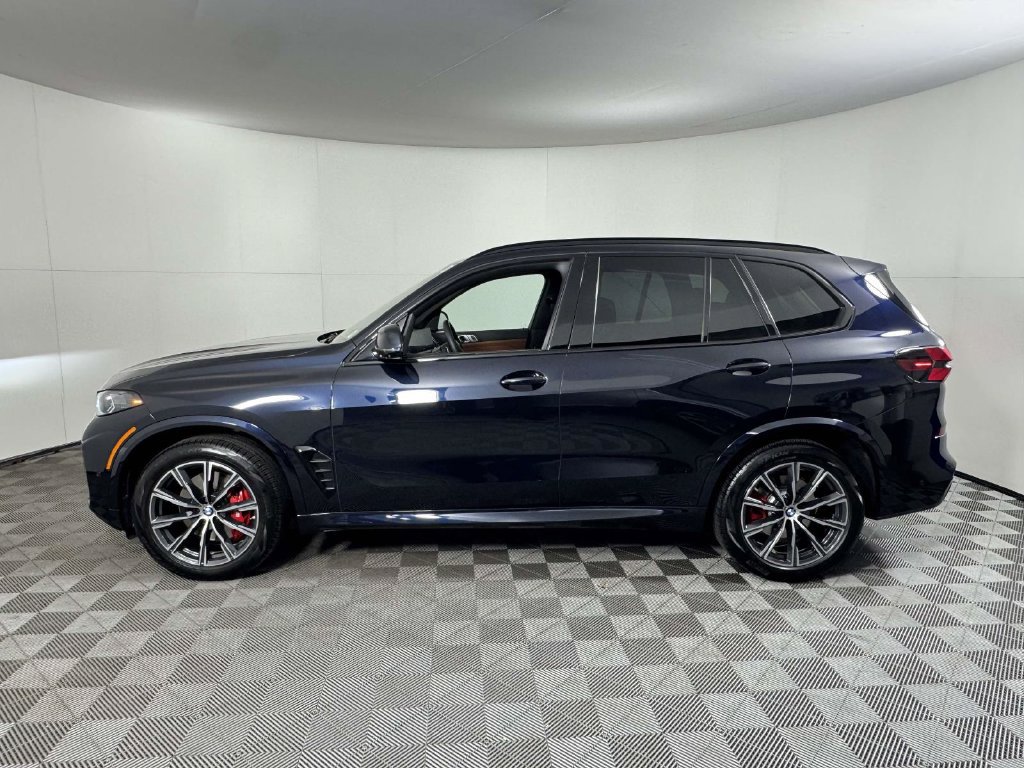 Used 2025 BMW X5 xDrive40i w/ M Sport Package AWD/4WD image 11
