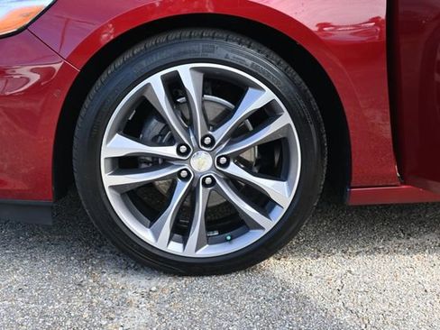 Used 2019 Chevrolet Malibu Premier w/ Sun and Wheel Package image 27