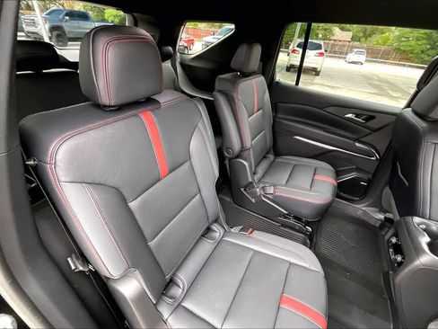 Used 2025 Chevrolet Traverse RS w/ LPO, Floor Liner Package FWD image 19