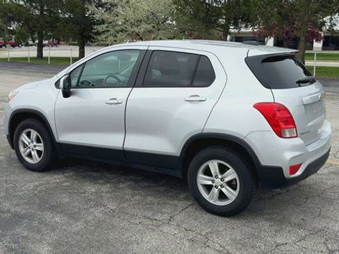 Used 2021 Chevrolet Trax LS w/ Tint and Cruise Package AWD/4WD image 6