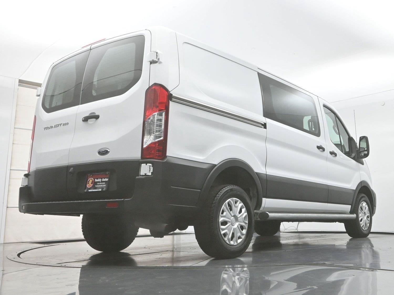Used 2025 Ford Transit 250 Low Roof w/ Exterior Upgrade Package RWD image 32