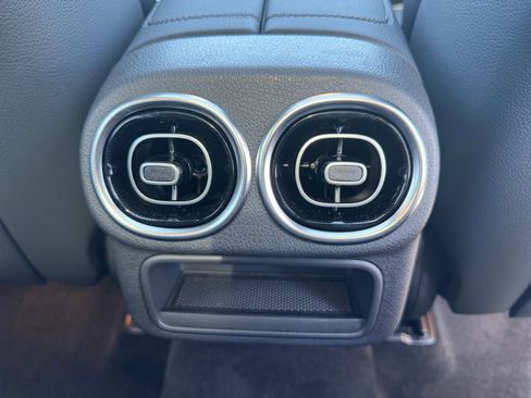 Used 2026 Mercedes-Benz GLC 300 4MATIC image 19