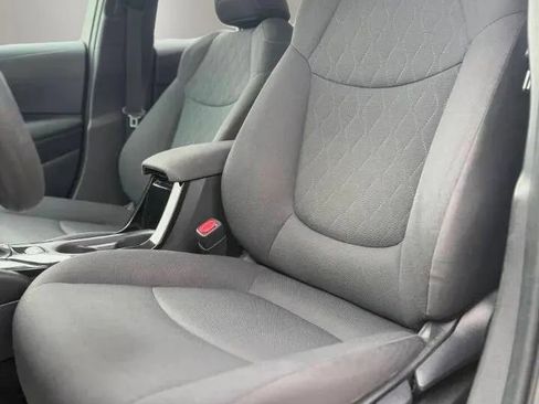 Used 2022 Toyota Corolla LE FWD image 11