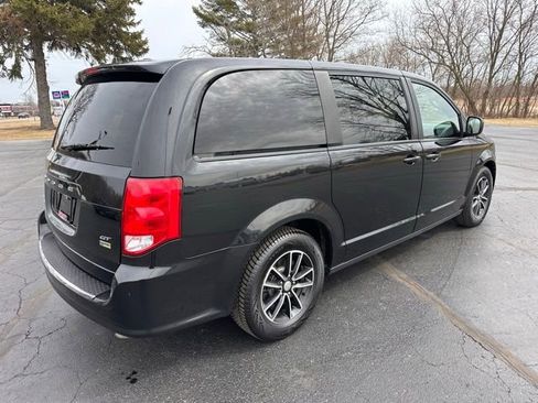 Used 2019 Dodge Grand Caravan GT image 5