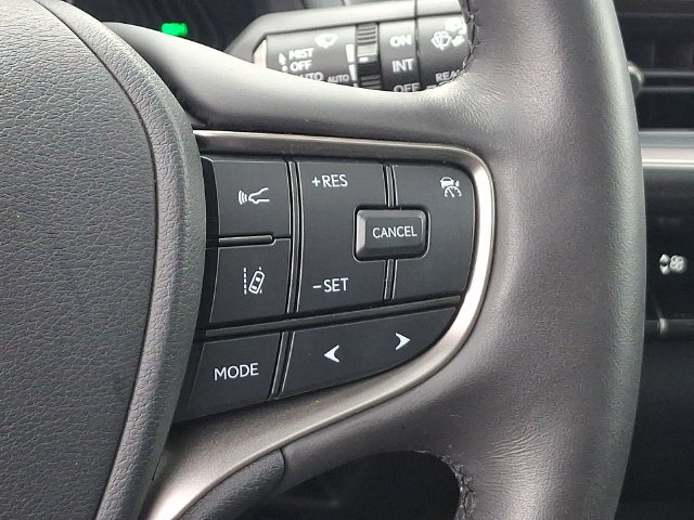 Used 2023 Lexus UX 250h AWD w/ Accessory Package (Z2) image 8